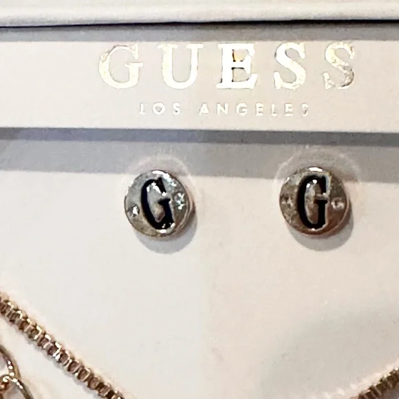 Guess Jewelry Set gold 2 necklaces and earrings NWT - Picture 4 of 6